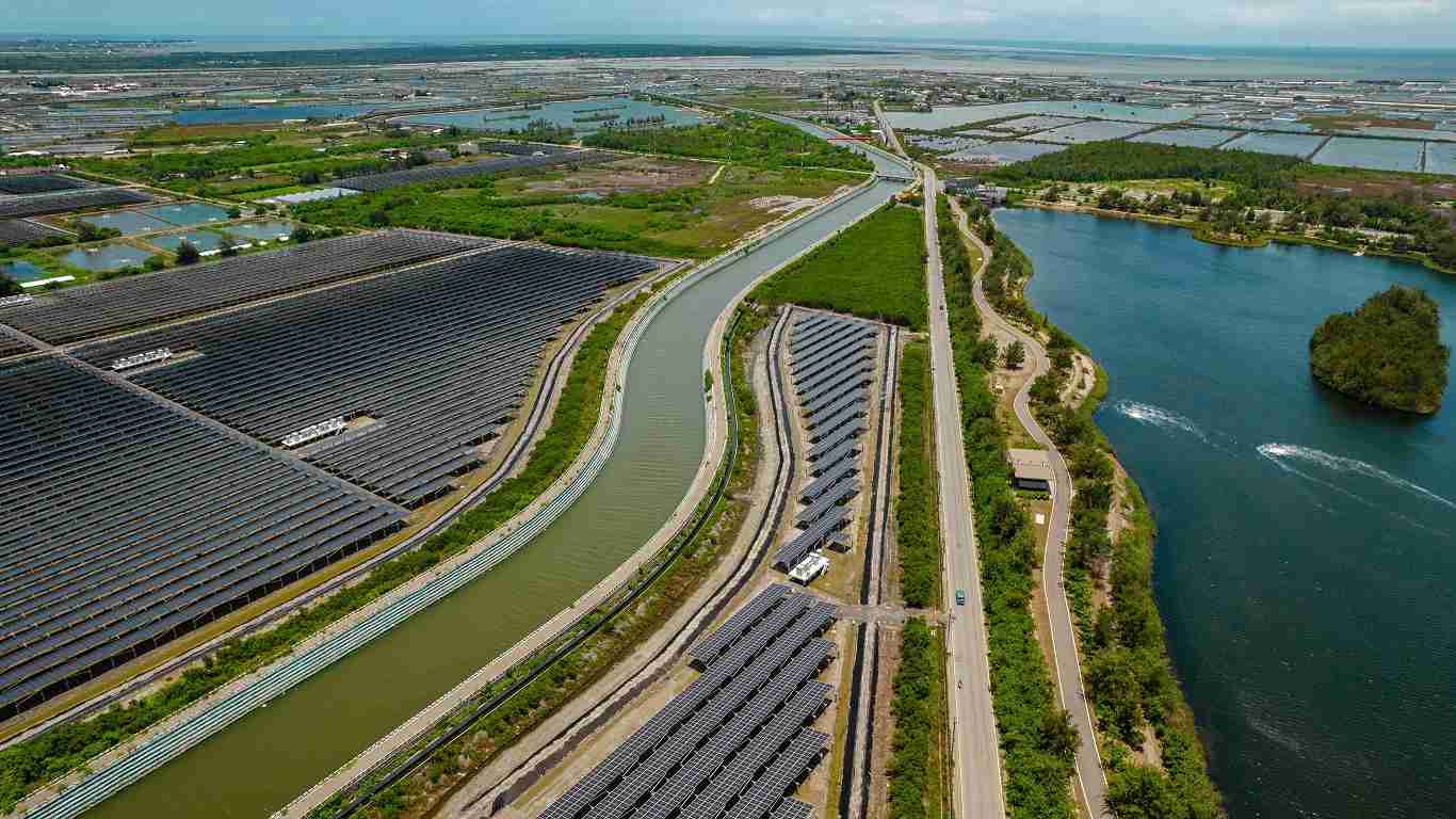 银河集团能源事业提供智慧能源管理、、太阳能监控管理、、全方位电厂建置及运维解决方案，，并拥有管理超过6000案场的经验